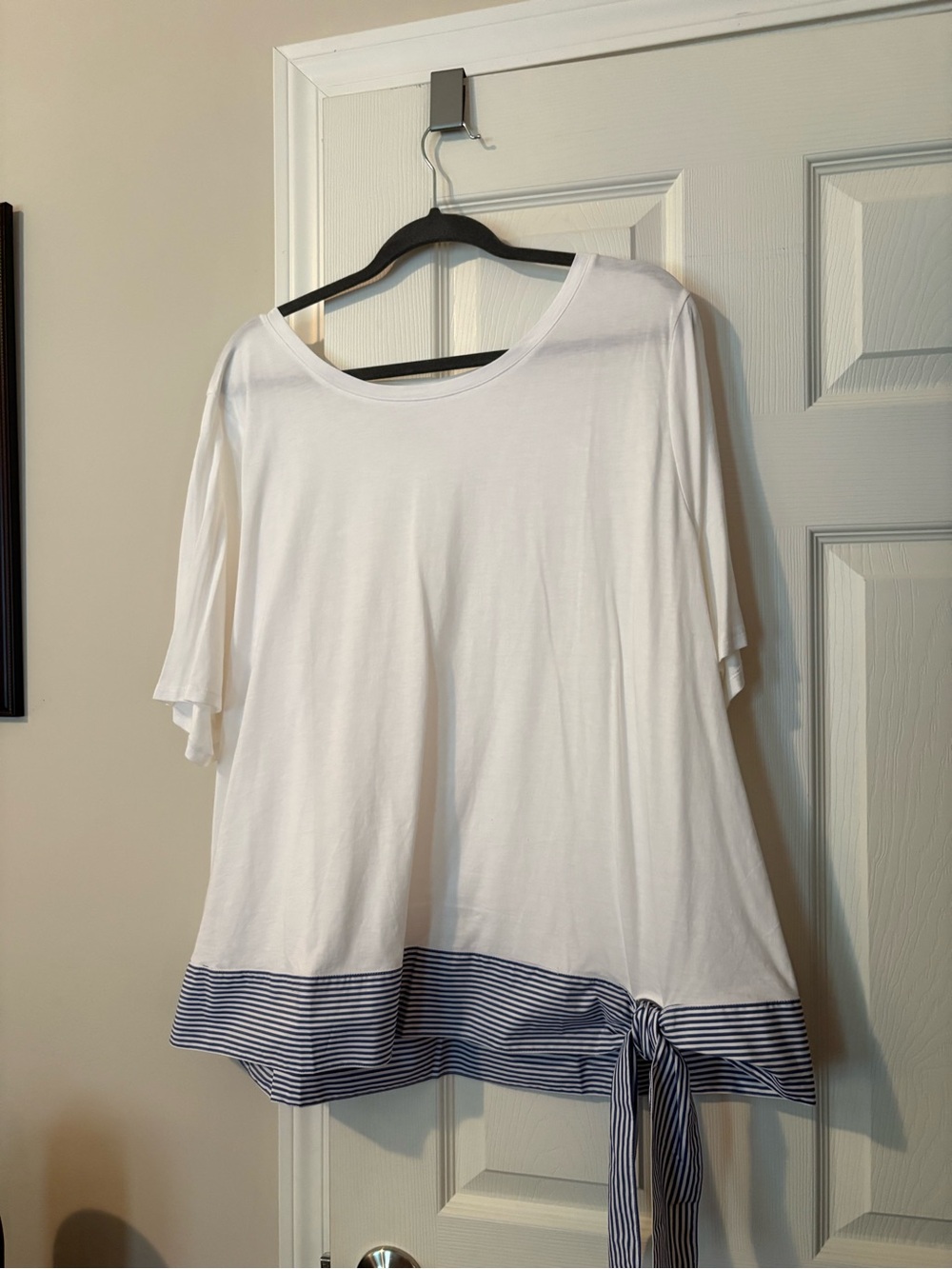 Talbots White Scoop-Neck Top with Navy Striped Hem and Side Tie